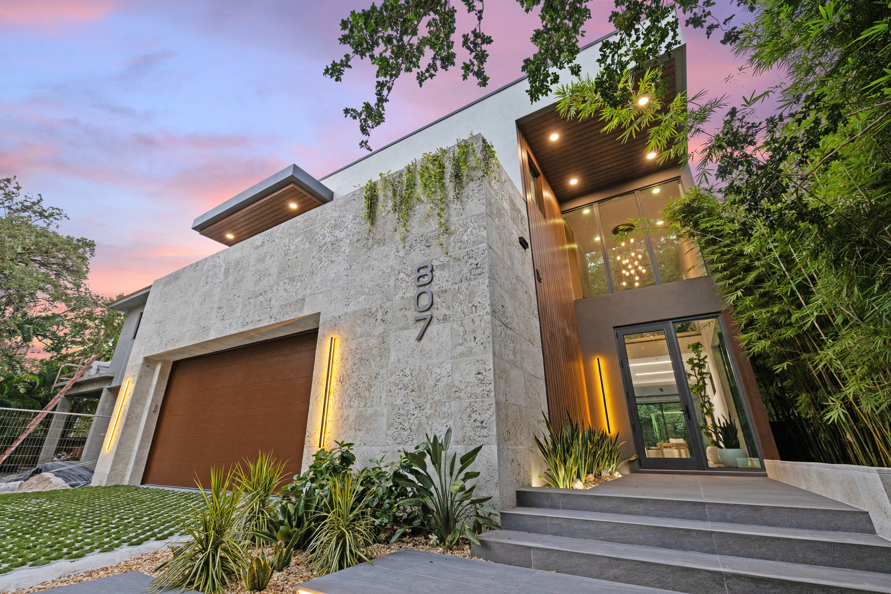 807 SW 12th Avenue